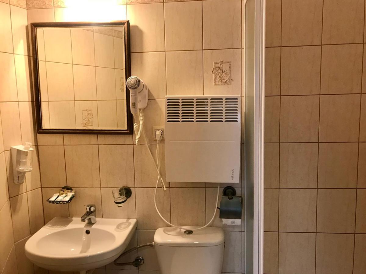 Dworek Biala Dama Nieborów Exterior foto