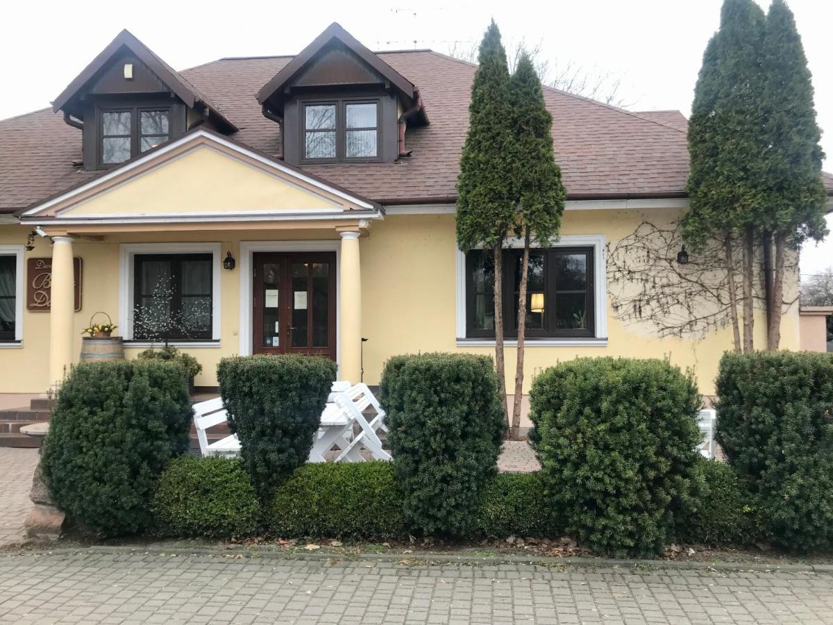 Dworek Biala Dama Nieborów Exterior foto