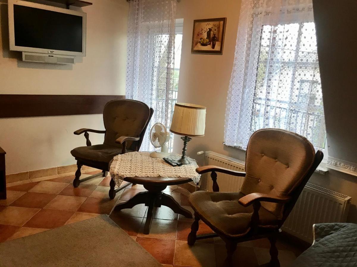 Dworek Biala Dama Nieborów Exterior foto
